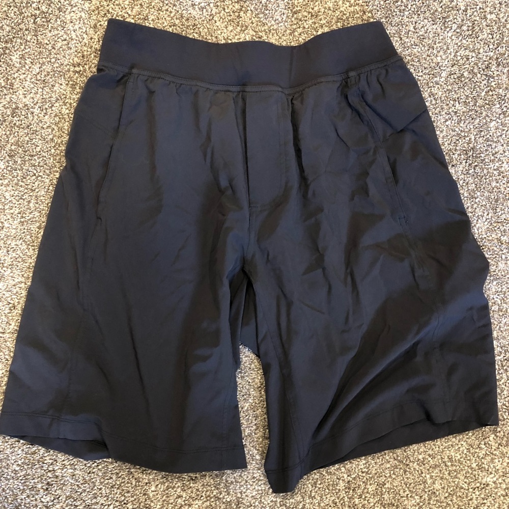 Lulu lemon athletic men’s shorts
